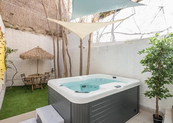 Kastela\'S Harbor Retreat With Jacuzzi
