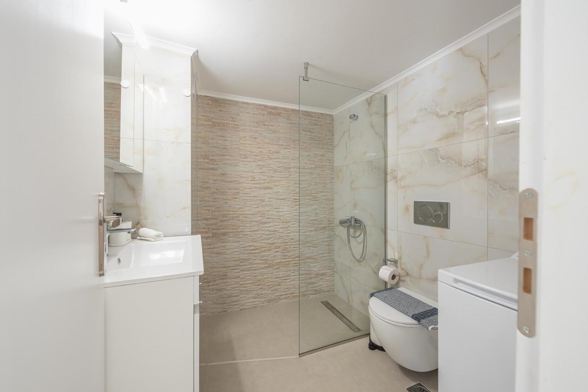 Apartment Kastela's Harbor Retreat With Jacuzzi