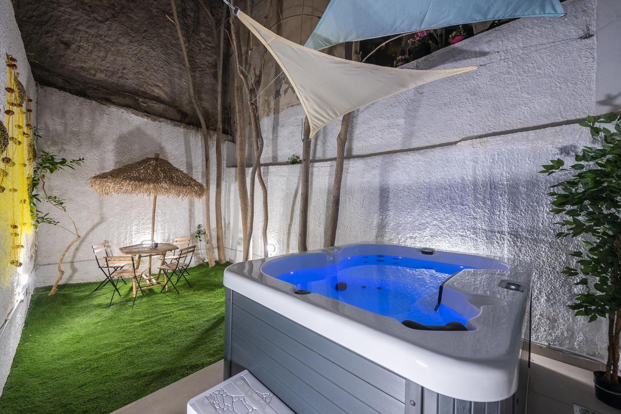 Kastela's Harbor Retreat With Jacuzzi Apartment